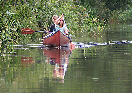 Wasserwandern mit dem Kanu. Kanuverleih vor Ort.